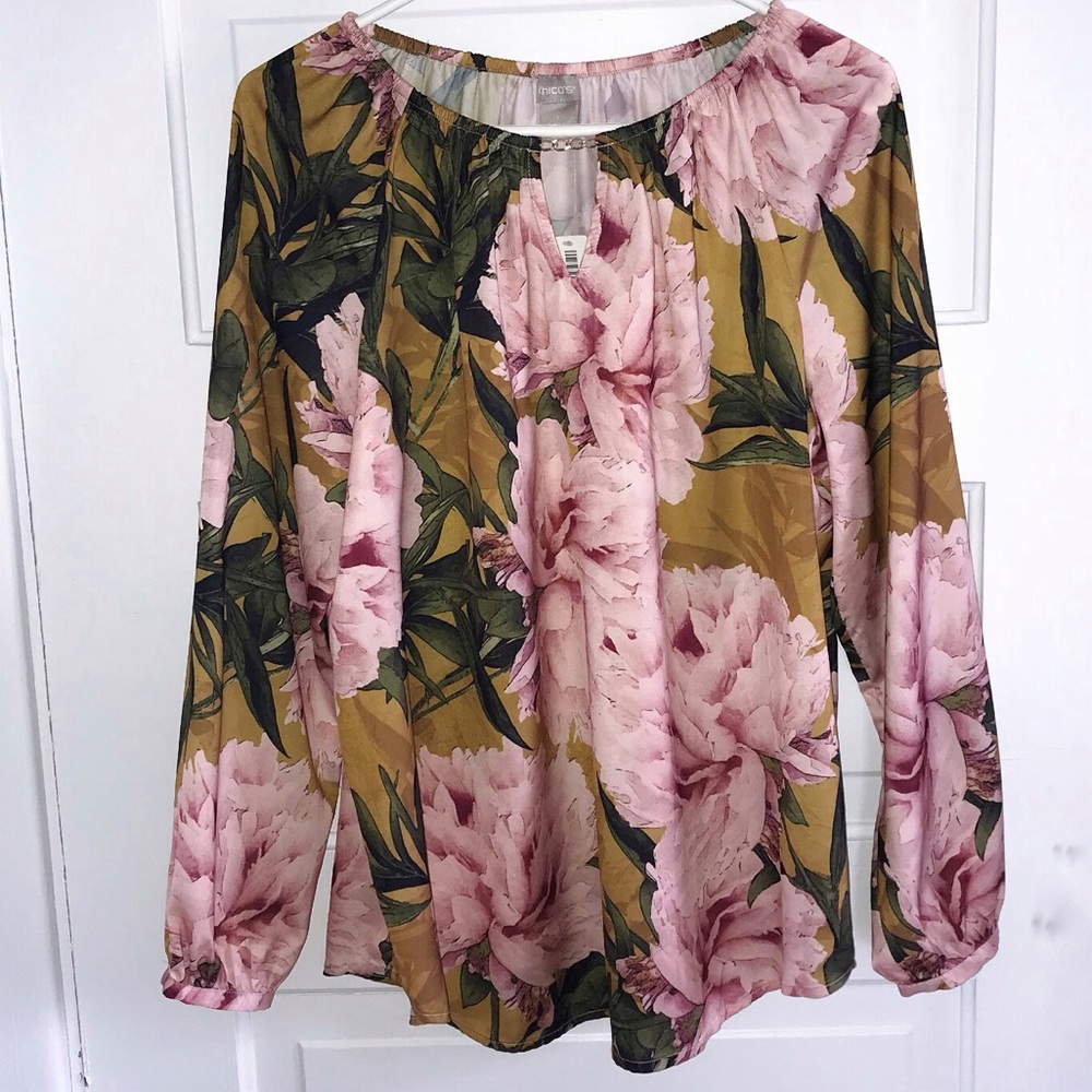 NWT Chico’s🌸Top